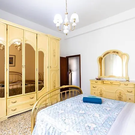 아파트 Very 200 M From The Sea 토르토레토